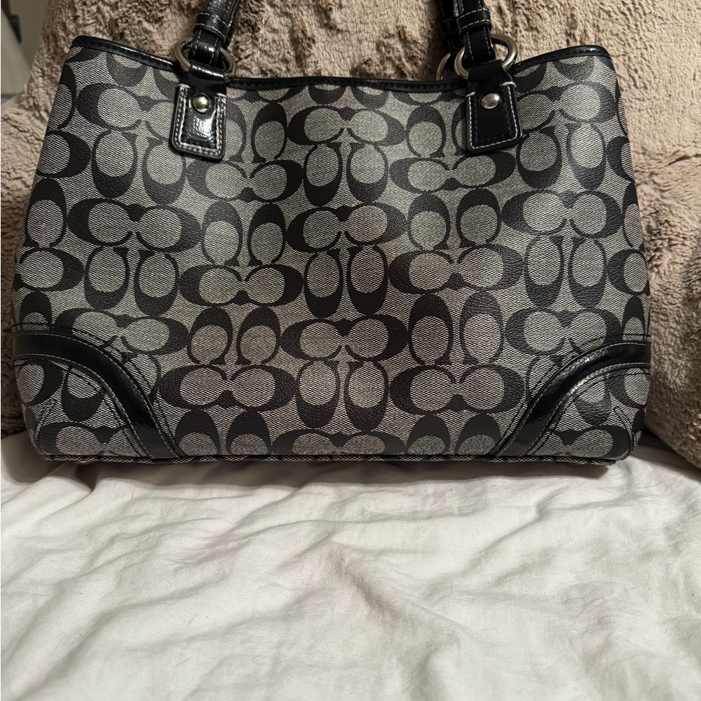 Coach Monogram - Heritage EUC with bonus wallet - Picture 5 of 14